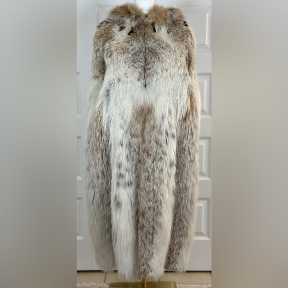 Vintage Canadian Lynx Fur Cape | Rare Unique Statement Piece - Picture 1 of 15
